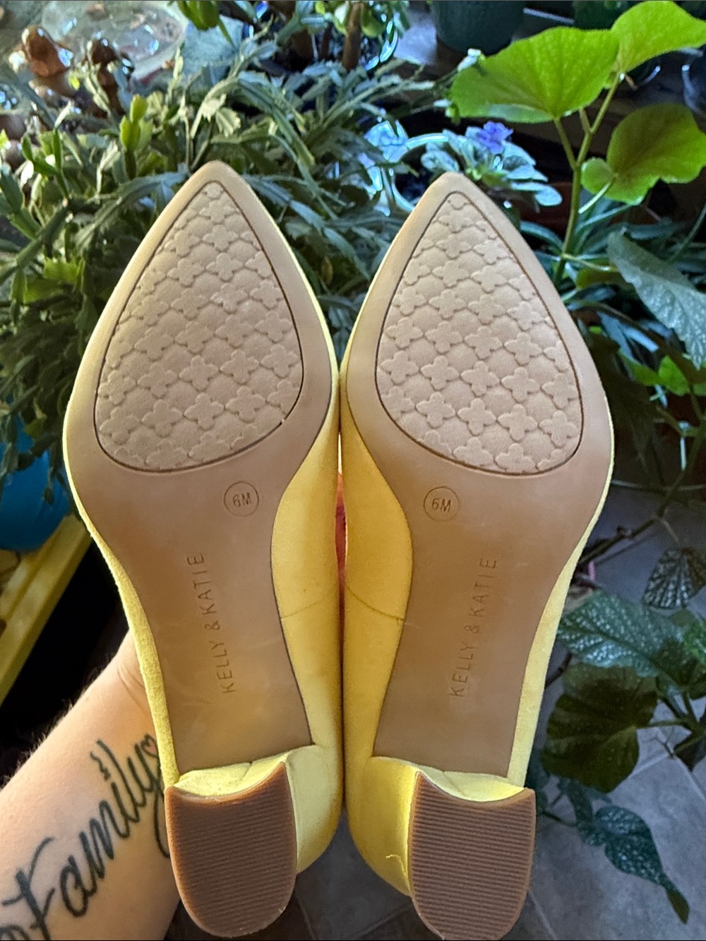 Kelly & Katie Bright Yellow Heels - Picture 7 of 8